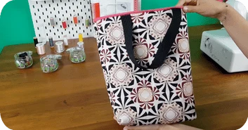 Tote bag with serger